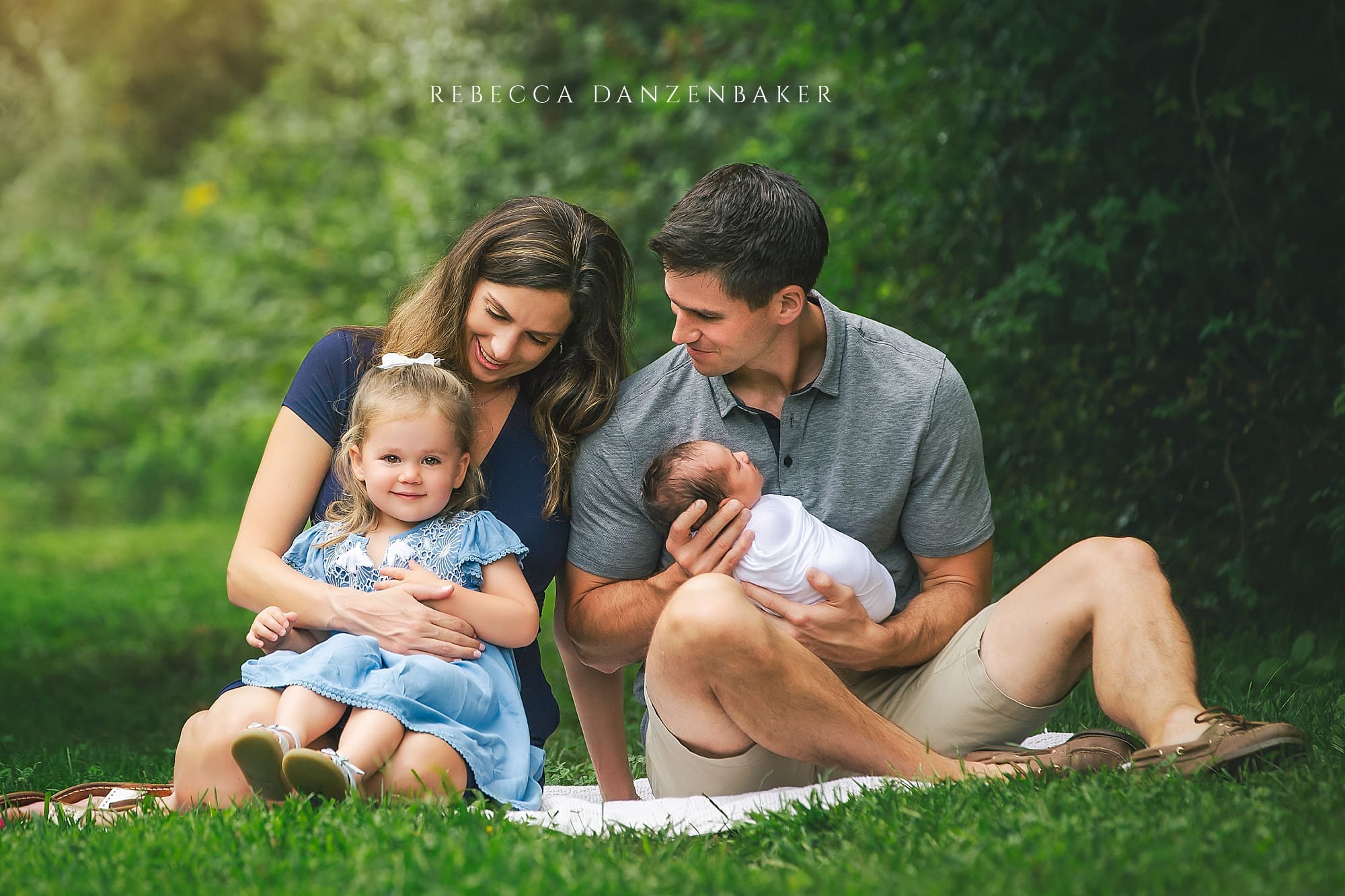 DRESSING FOR YOUR WINTER FAMILY PORTRAITS | ROCKING HORSE PHOTOGRAPHY
